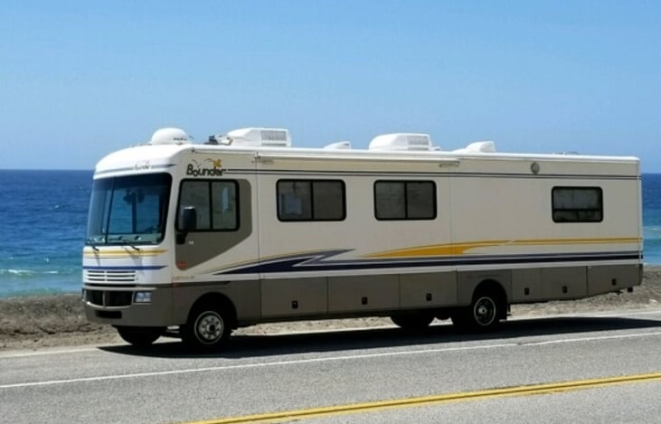 2003 Fleetwood Workhorse 36 foot | RVshare