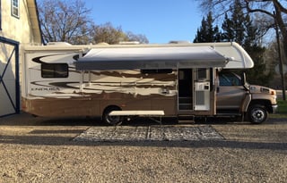 Gulfstream Endura, 34 feet, 2 slides, tows 5000 lb