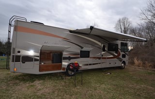 2016 Thor Hurricane 34J Bunkhouse