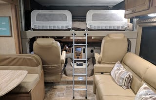 2016 Thor Motor Coach Hurricane 34J