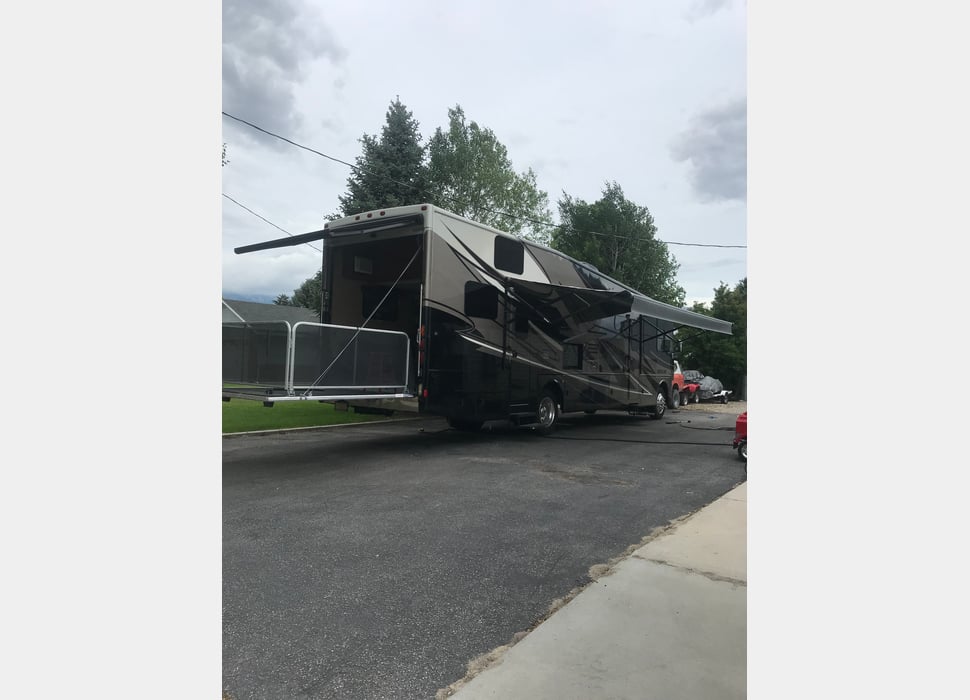 Class A Motor Home rentals in Tuba City