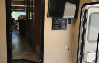 2015 Thor motorhome /toyhauler/ dream machine