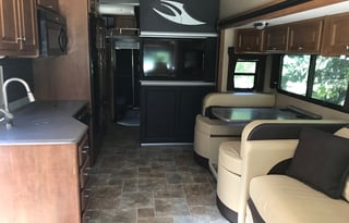 2015 Thor motorhome /toyhauler/ dream machine
