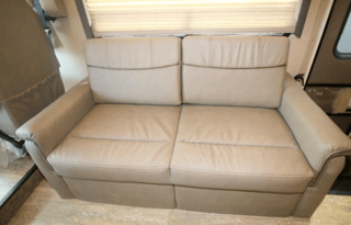 Amazing Archie is a 2018 34J Thor Hurricane