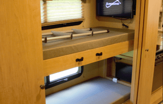 "The Memory Maker" BEAUTIFUL!!! 2018 THOR Windsport 34'