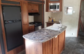 Hello 2019!! Check this out!! Hideout Fifth Wheel - Delivery Available!