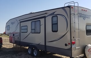 Hello 2019!! Check this out!! Hideout Fifth Wheel - Delivery Available!