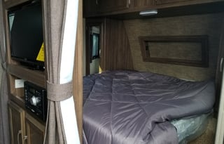 2018 Coachmen Apex 245BHS *Eastside  Located*