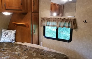 29' Coachmen Catalina delivered Clean & Safe!