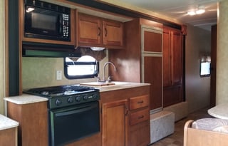 29' Coachmen Catalina delivered Clean & Safe!