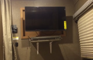 2017 Freedom Elite 26he