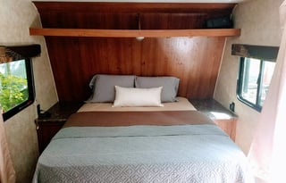 The Cozy Camper - FREE Delivery | FULLY STOCKED