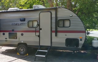 Cherokee LTD WolfPup Deluxe-Queen & Bunks