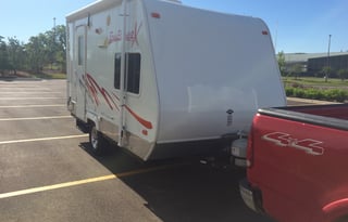 Cozy 16’ Camper – Sleeps 6, SUV Towable