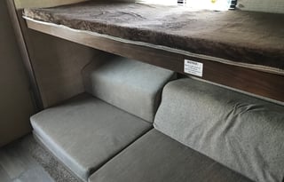 2016 Coleman 3015BH (delivery and pick up by owner)