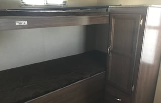 2016 Coleman 3015BH (delivery and pick up by owner)