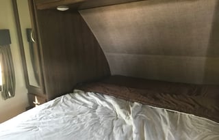 2016 Coleman 3015BH (delivery and pick up by owner)