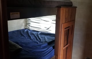 Hello 2019!! Check this out!! Hideout Fifth Wheel - Delivery Available!