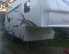 Palomino Sabre Silhouette 250RLUD