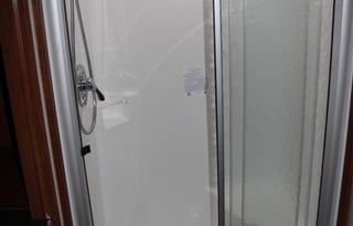 2019 Winnebago Diesel 2 full bathrooms, sleeps 9