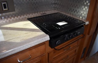 2019 Winnebago Diesel 2 full bathrooms, sleeps 9