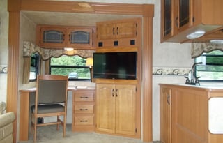 2007 Montana Mountaineer with Big Mountain View!