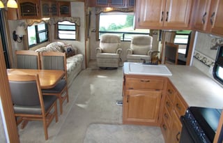 2007 Montana Mountaineer with Big Mountain View!