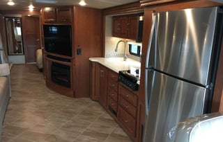2019 Winnebago Diesel 2 full bathrooms, sleeps 9