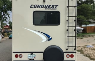 32ft class C with Bunk beds and LEVELING JACKS!!