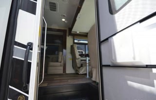 "BEAUTIFUL" 2018 Georgetown 38 ft Luxury RV