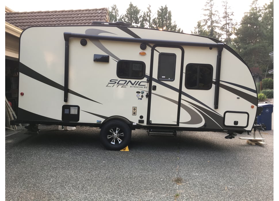 Travel Trailer rentals in Algona