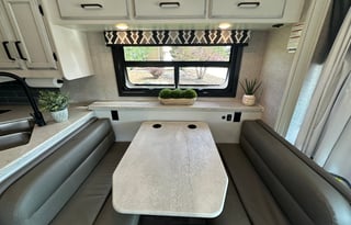 Modern Farmhouse Bunkhouse Motorhome 2022 Alante