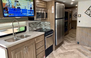2019 Georgetown GT5 36B5 - 2 full baths and 2 bunk