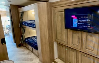 2019 Georgetown GT5 36B5 - 2 full baths and 2 bunk