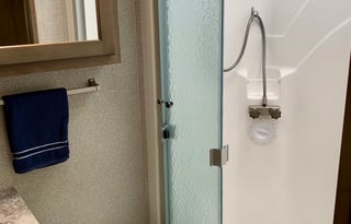 2019 Georgetown GT5 36B5 - 2 full baths and 2 bunk