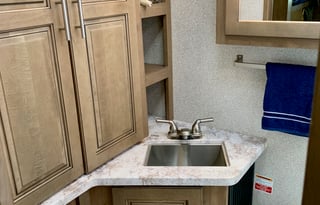 2019 Georgetown GT5 36B5 - 2 full baths and 2 bunk