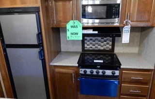 Luxury Lacrosse Camper RV Rental 35'