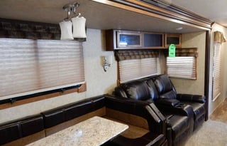 Luxury Lacrosse Camper RV Rental 35'