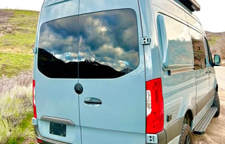 Storyteller Overland 4x4 Stealth Mode