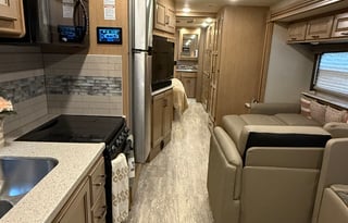 Sunshine Cruiser – All Inclusive Resort on Wheels