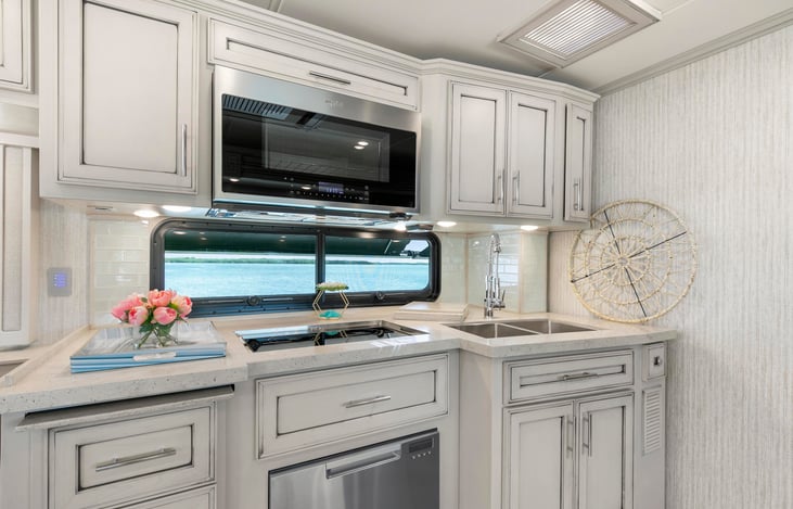 Spacious Kitchen with Pantry and pull out Island