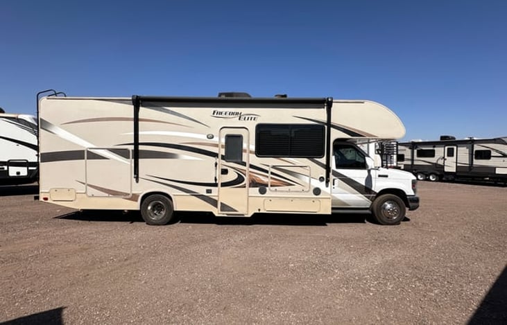 Family friendly RV rental for Phoenix, AZ