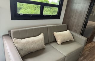 BRAND NEW 2026 Entegra Esteem 27U 30' Class C