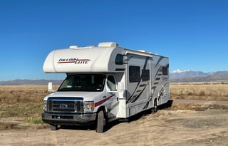 Comfy 2020 Thor 30’ Freedom Elite Bunkhouse