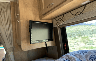 2018 Coachmen RV Leprechaun 220QB Ford 350