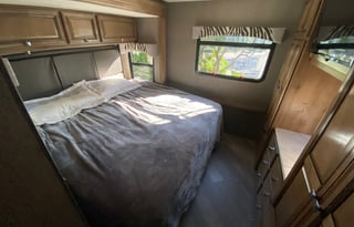 Amazing Couples Getaway w/Washer & Dryer