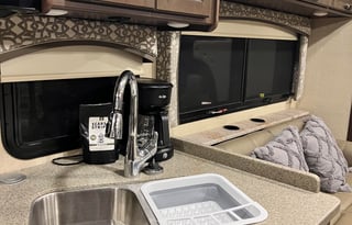 2018 Thor Motor Coach Chateau 22B