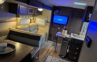 PERFECT Family RV Trailer Bunk House-PetsWelcome