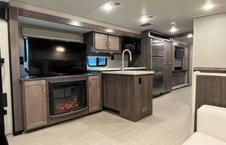 2021 Winnebago Adventurer 36Z