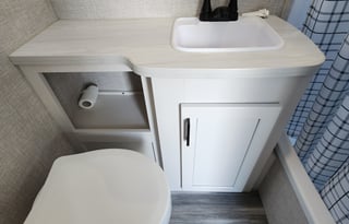 TWO HEARTS, ONE CAMPER: MOUNTAIN VIEWS